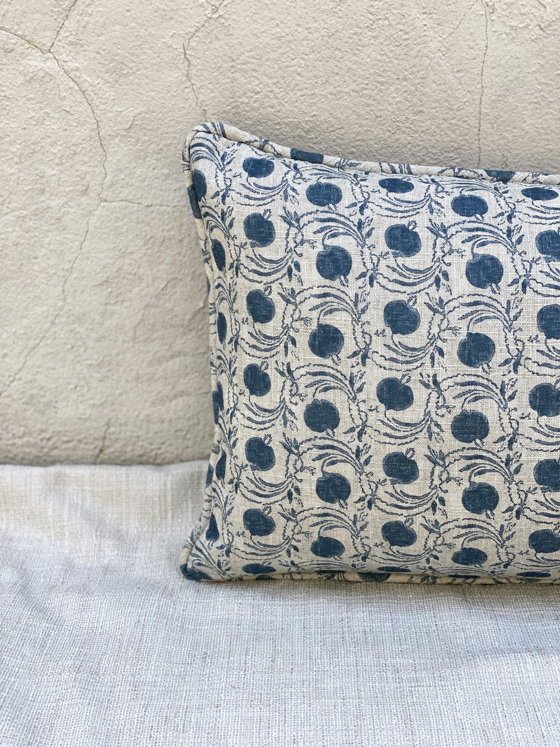 Highland House HH8-0253 Pillows