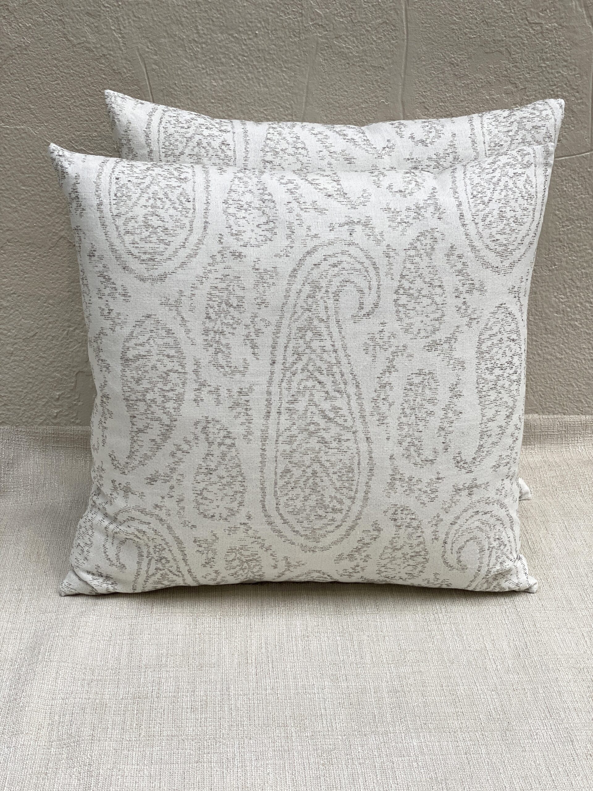 Cowtan & Tout Alcott Pillows