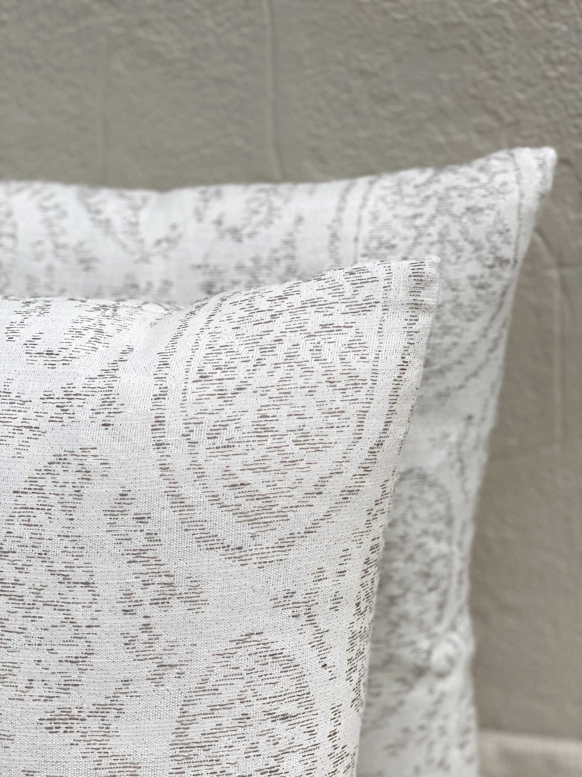 Cowtan & Tout Alcott Pillows