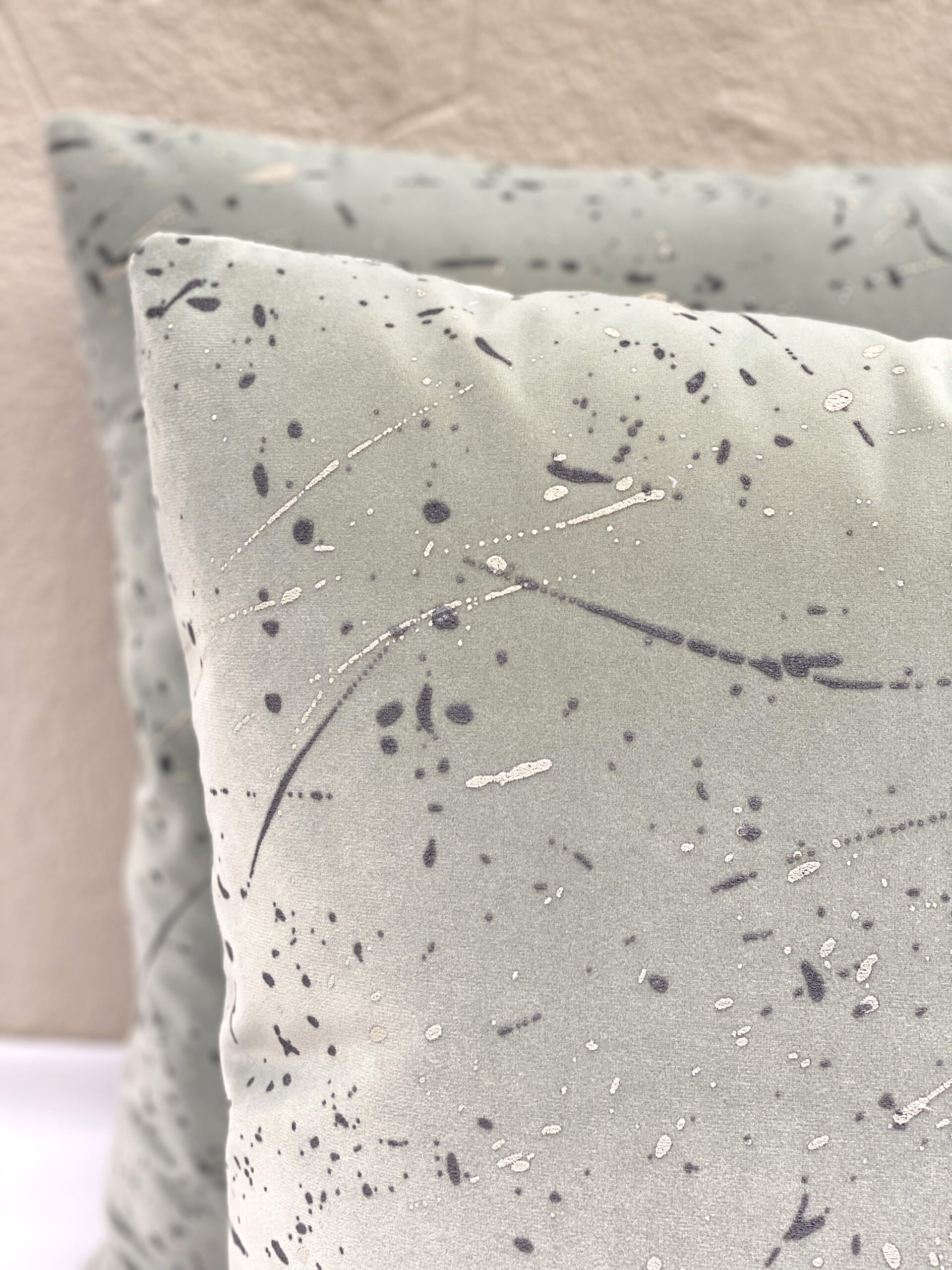 Noblis Velours Fever Pillows
