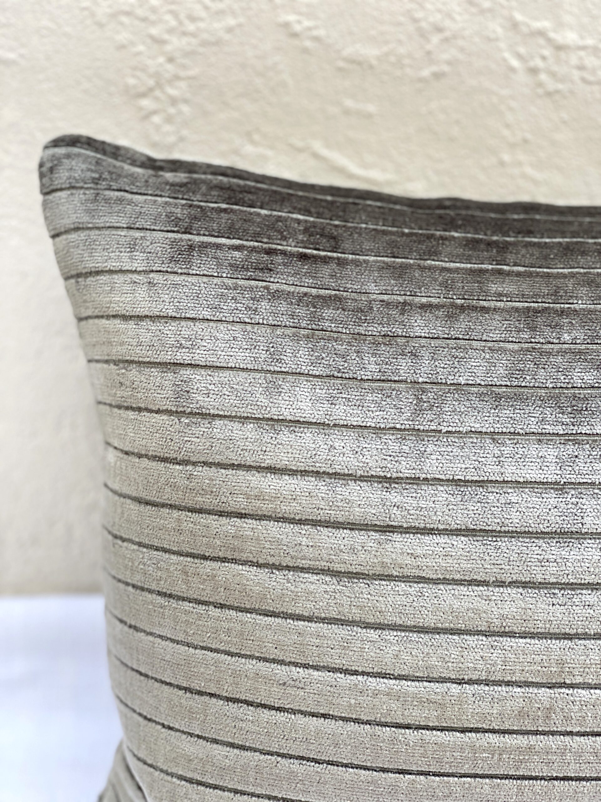Pindler Ferris Pillows