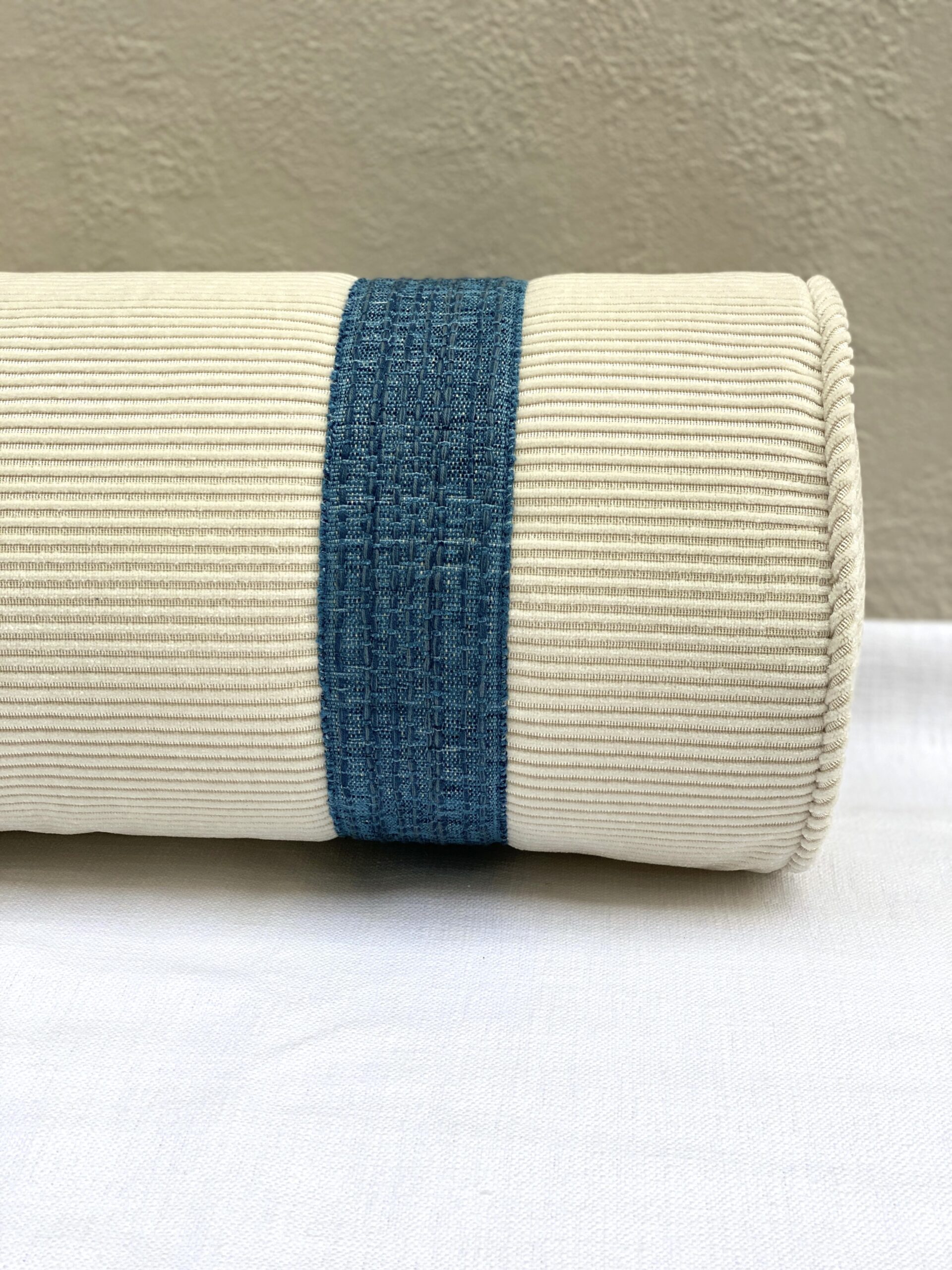 Weitzner Upright Pillows