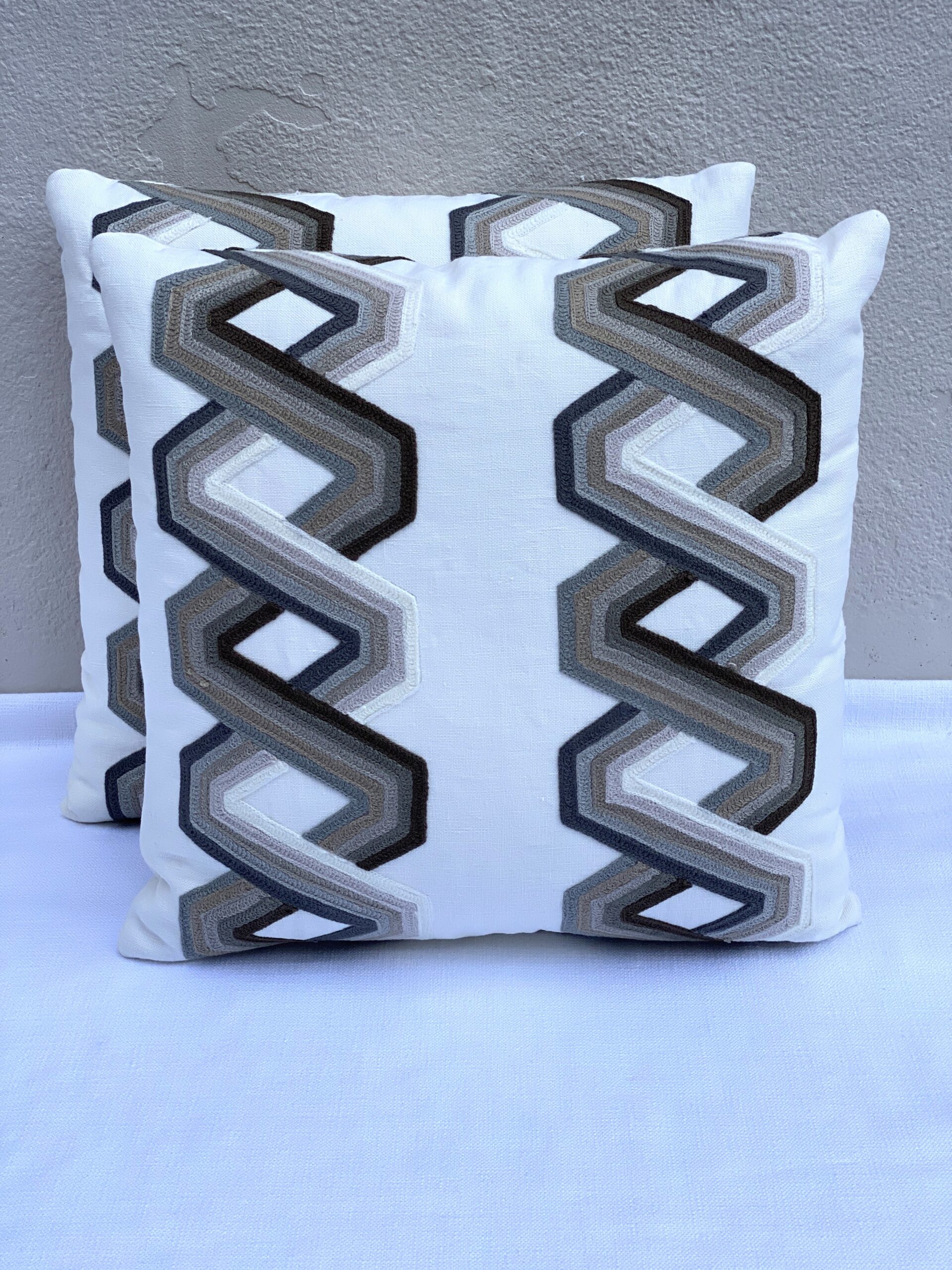 Zinc Boxgrove Pillows