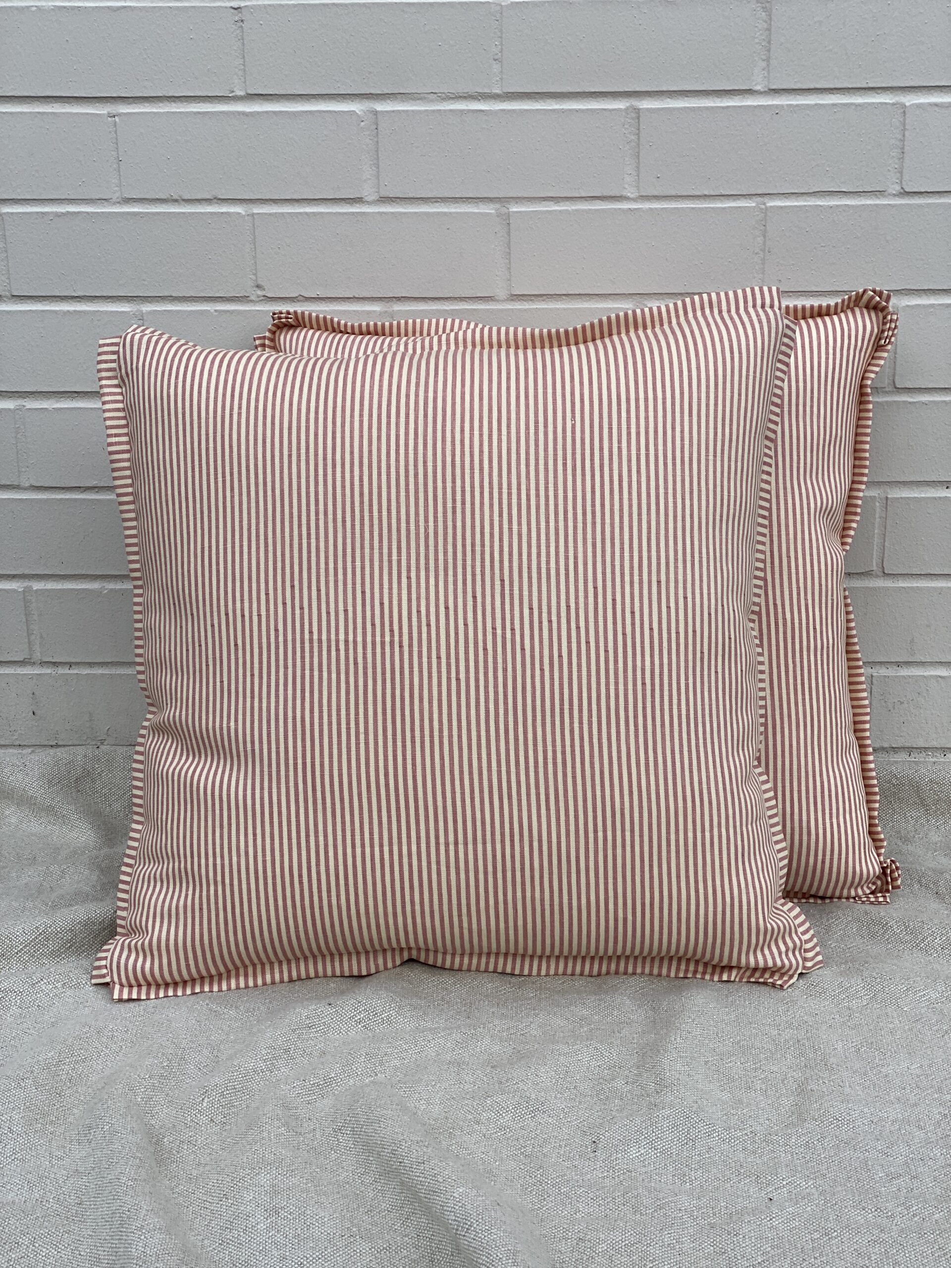 Le Gracieux Pillows
