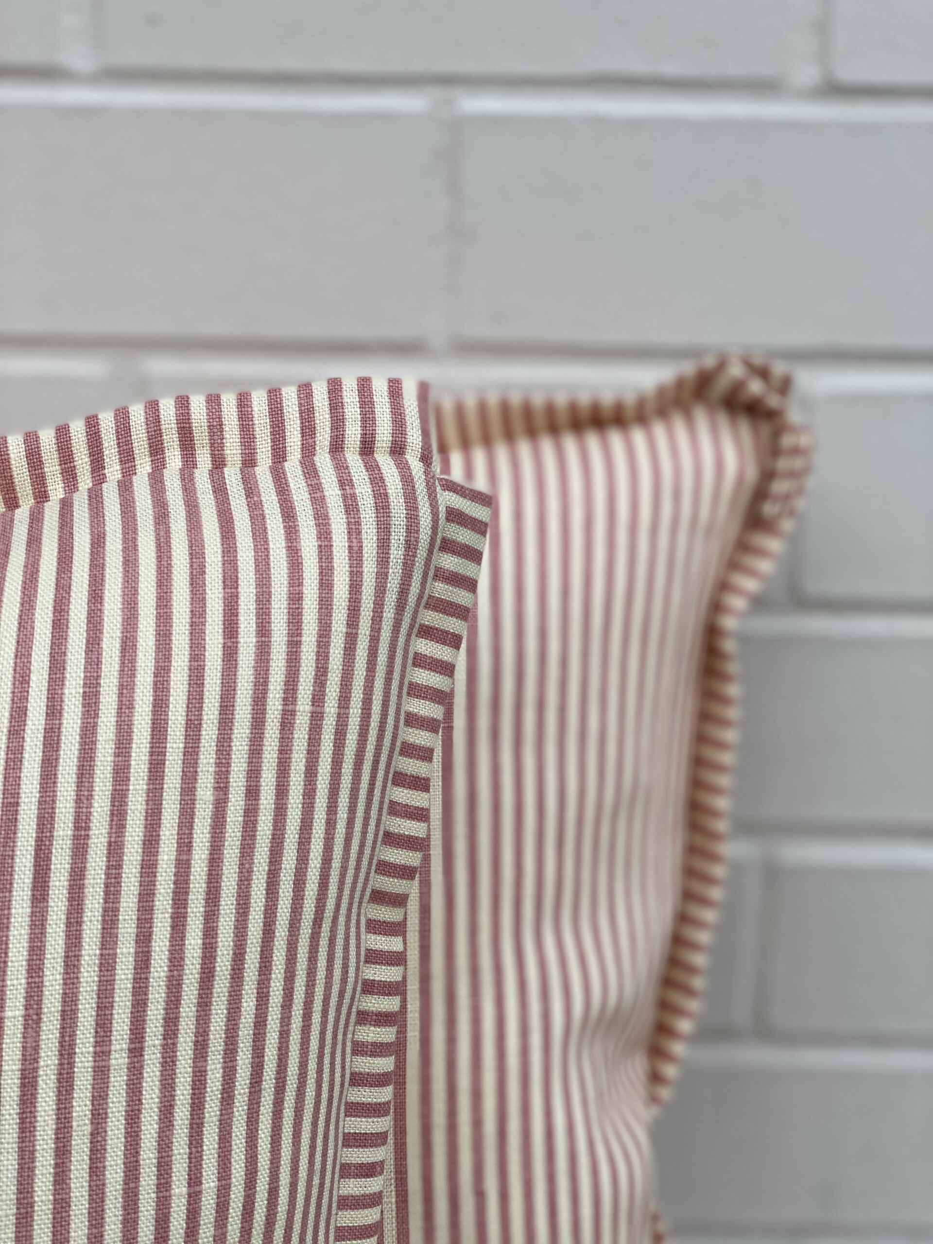 Le Gracieux Pillows