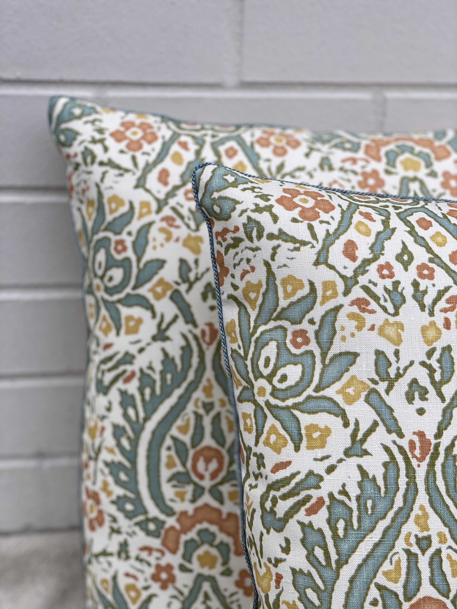 Le Gracieux Pillows