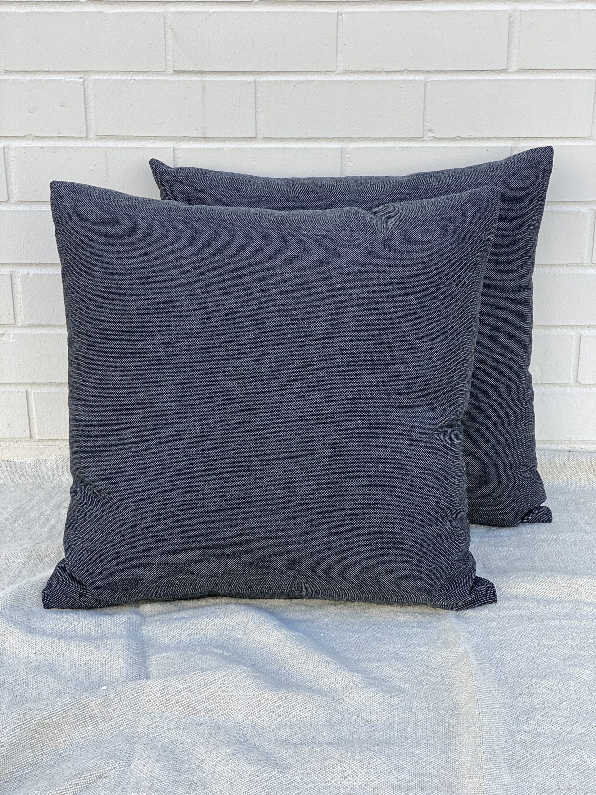 Anthracite Pillows