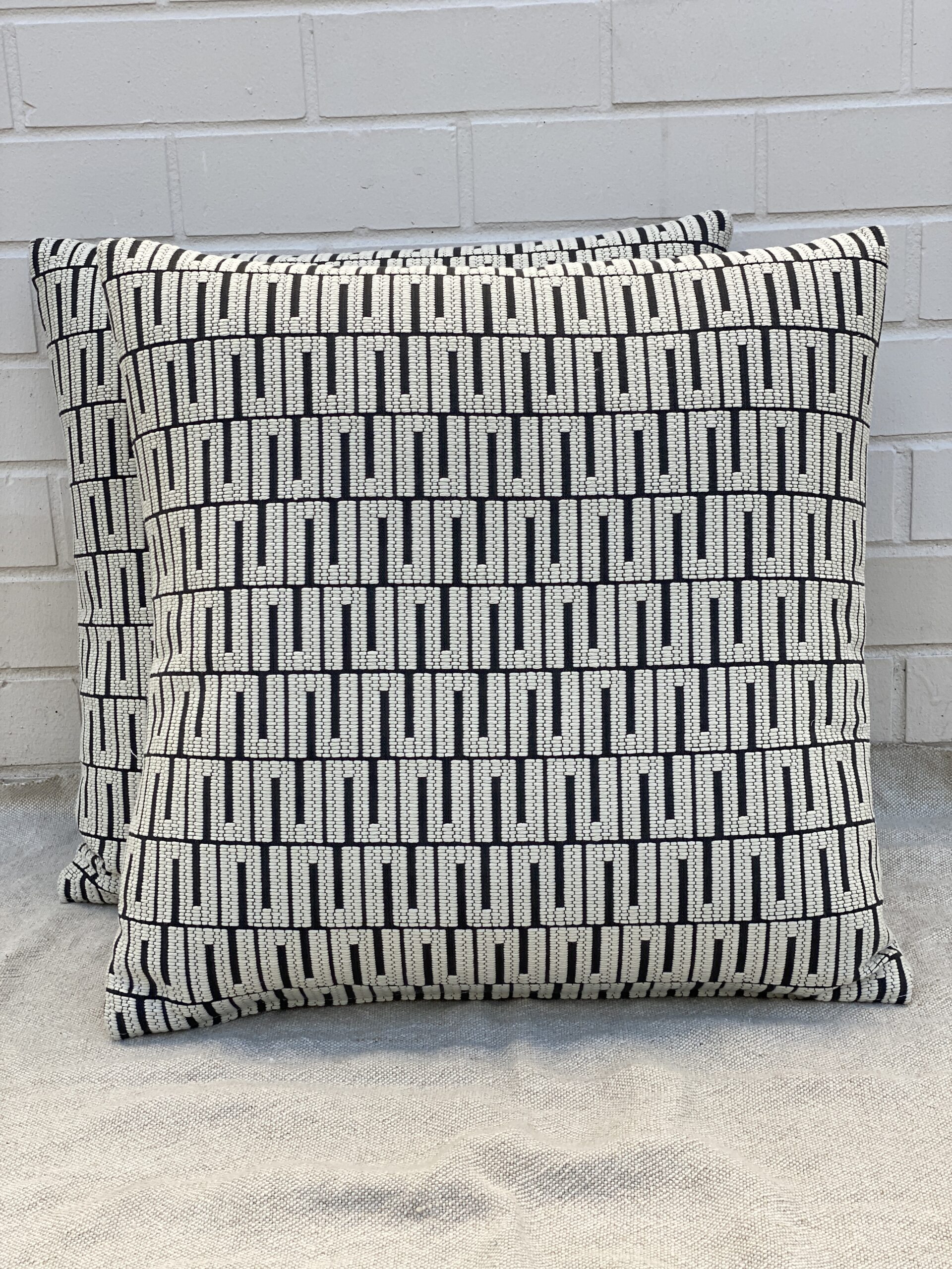 Villa Nova Geometric Pillows