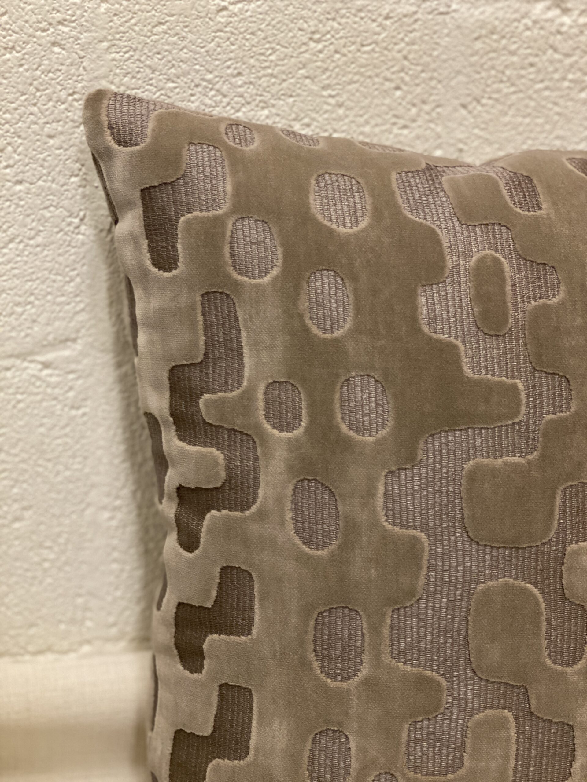 Susan Strauss Design x Elitis Pillow