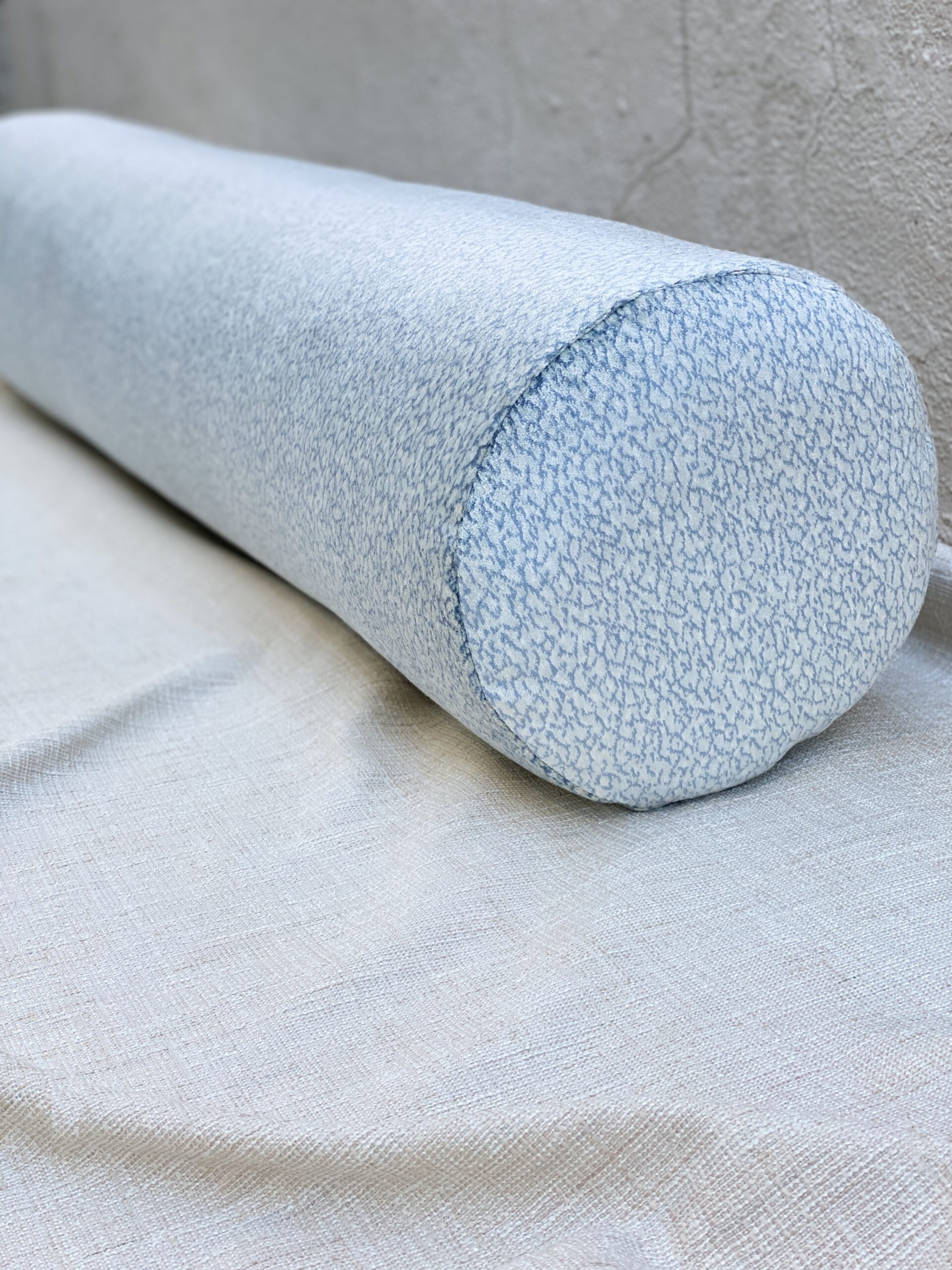 Kravet Bolster