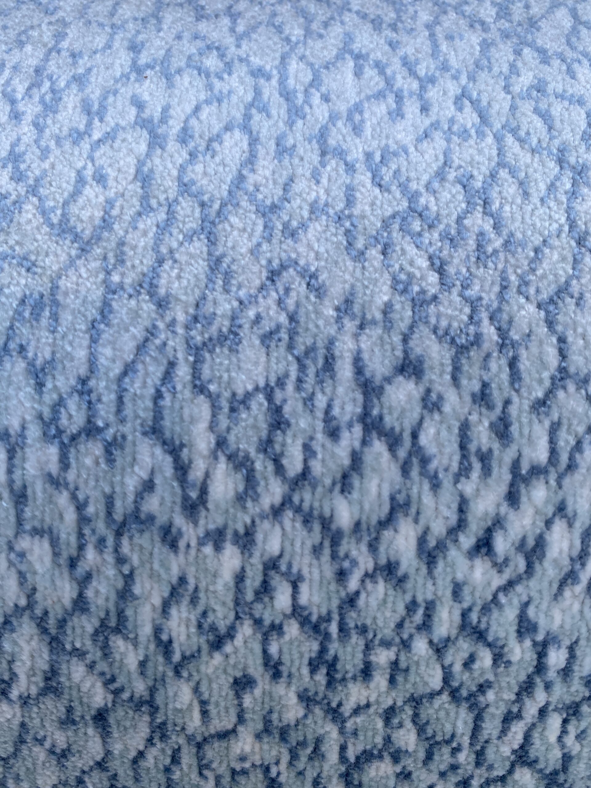Kravet Bolster