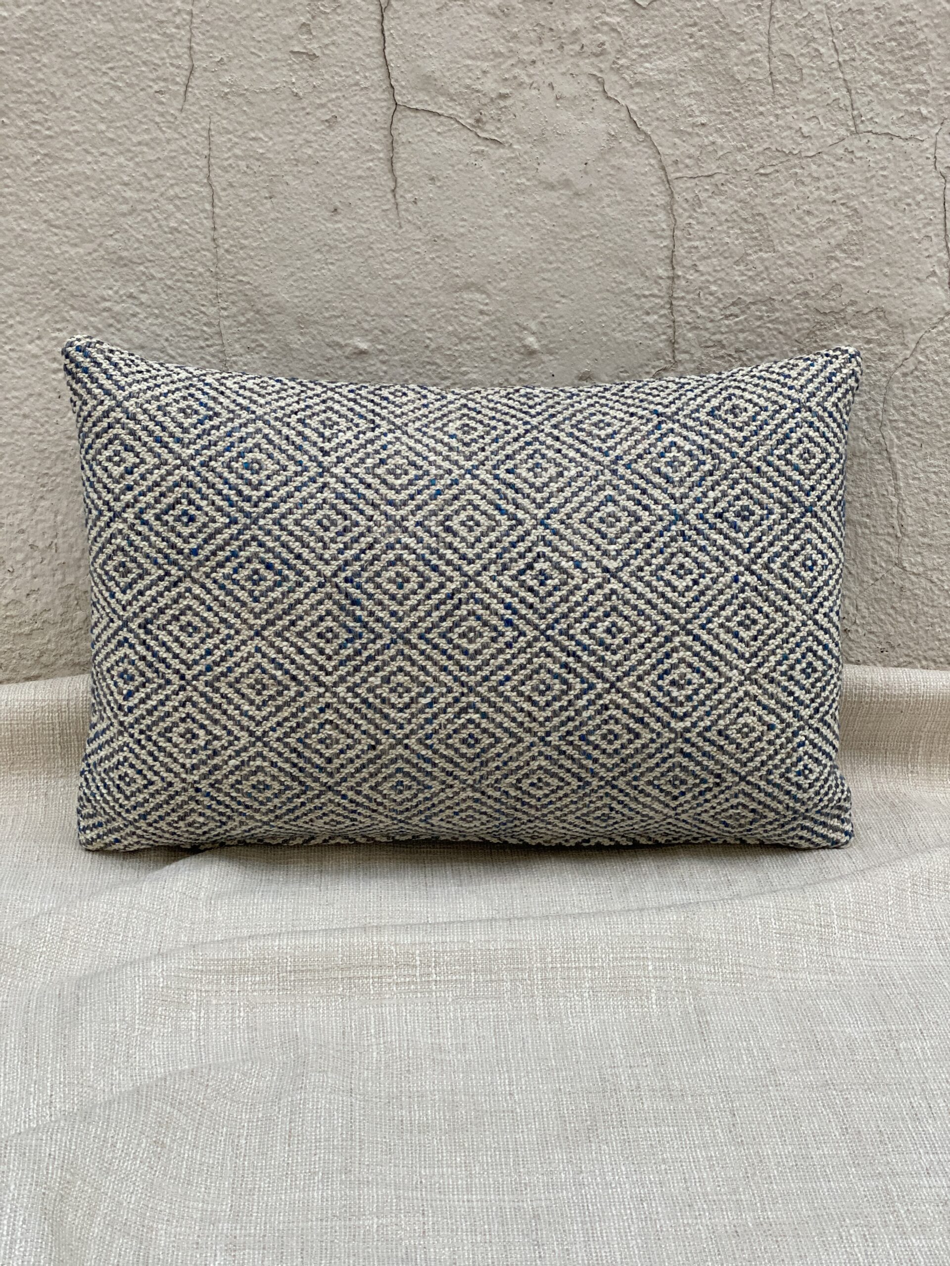 Kravet Izu Pillows