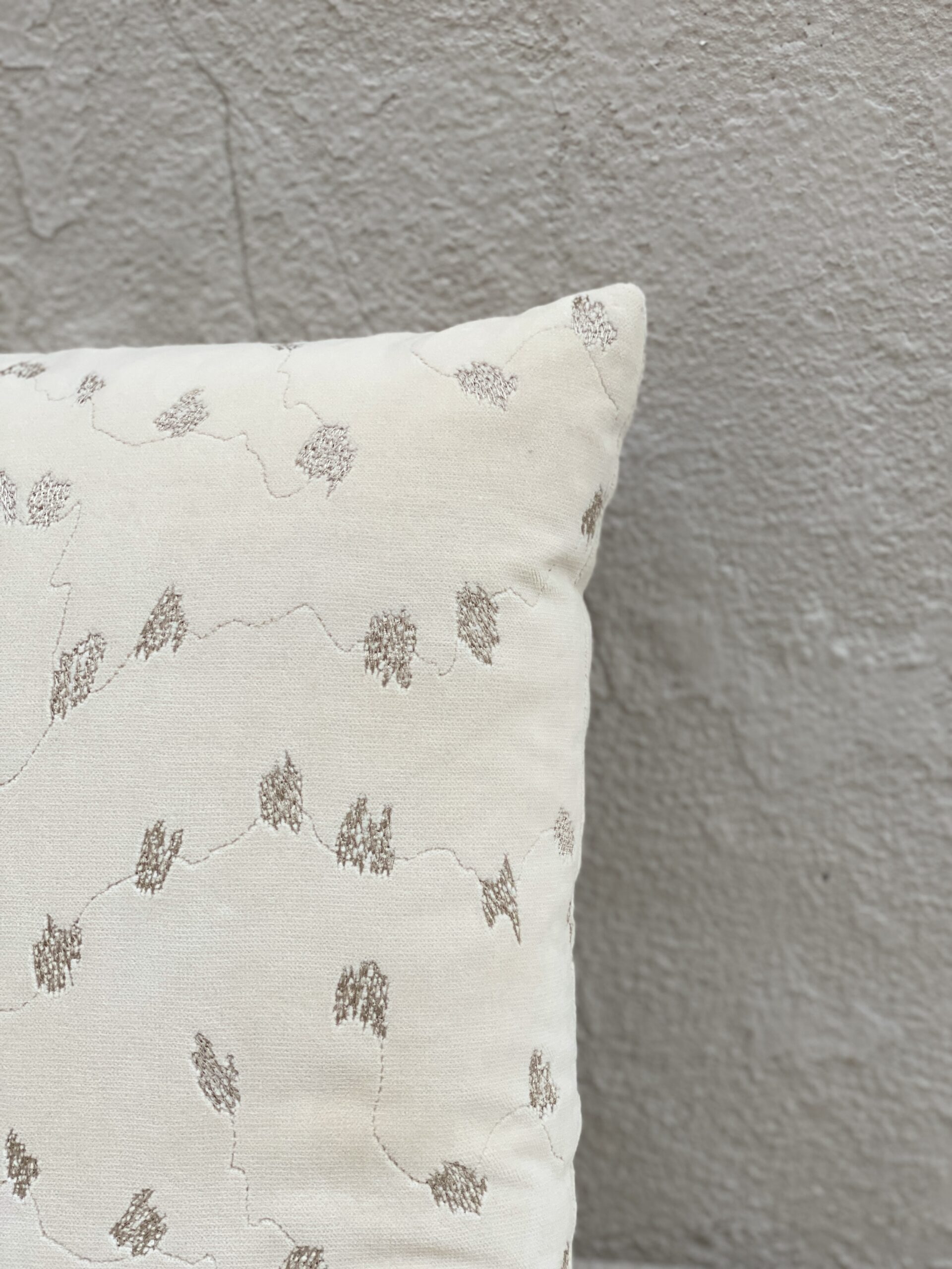 ROMO Elswyth Pillows