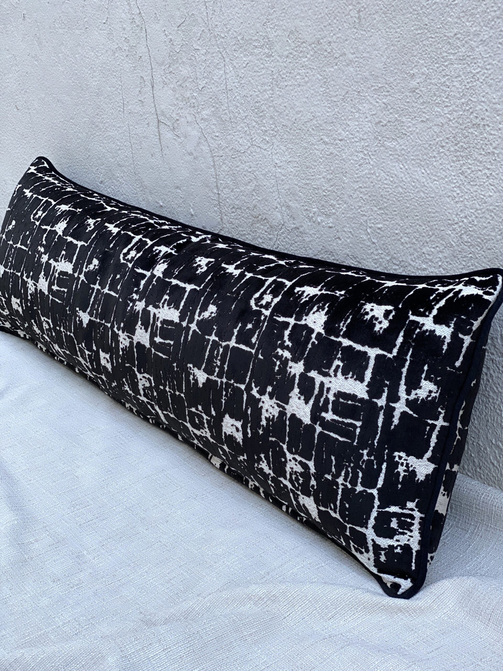 Est Est Pillows