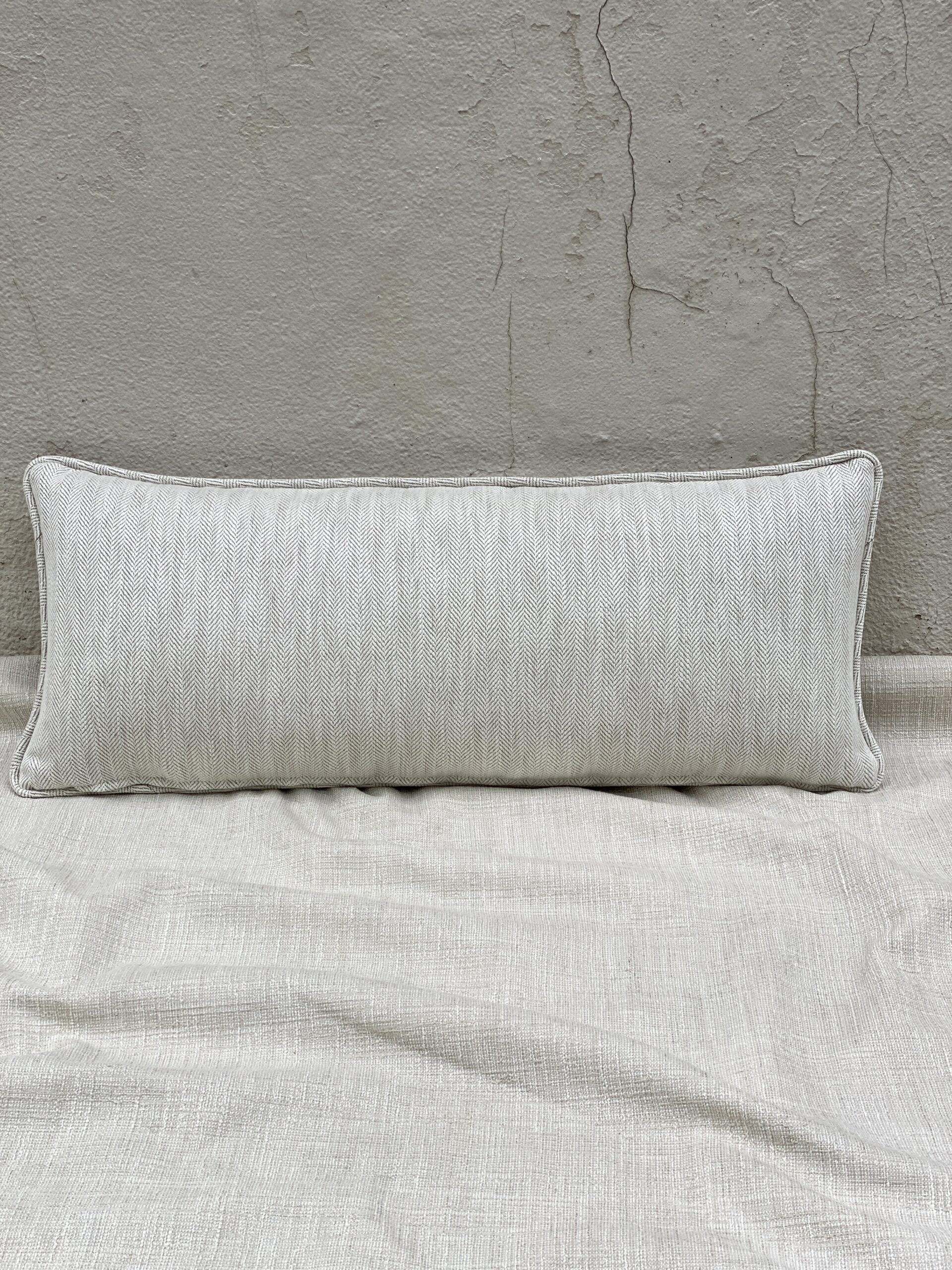 Hickory Chair HC327 Pillows