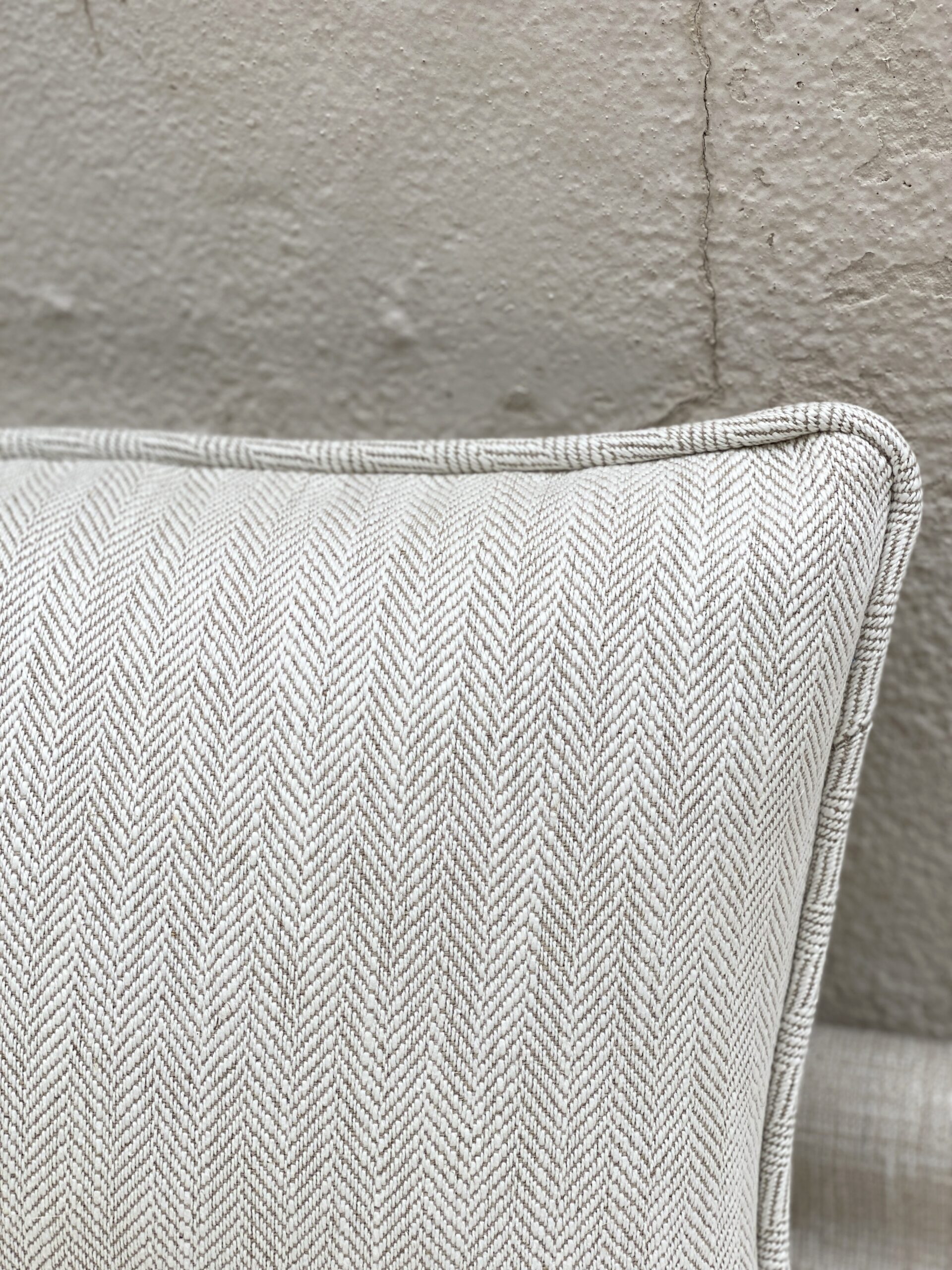 Hickory Chair HC327 Pillows