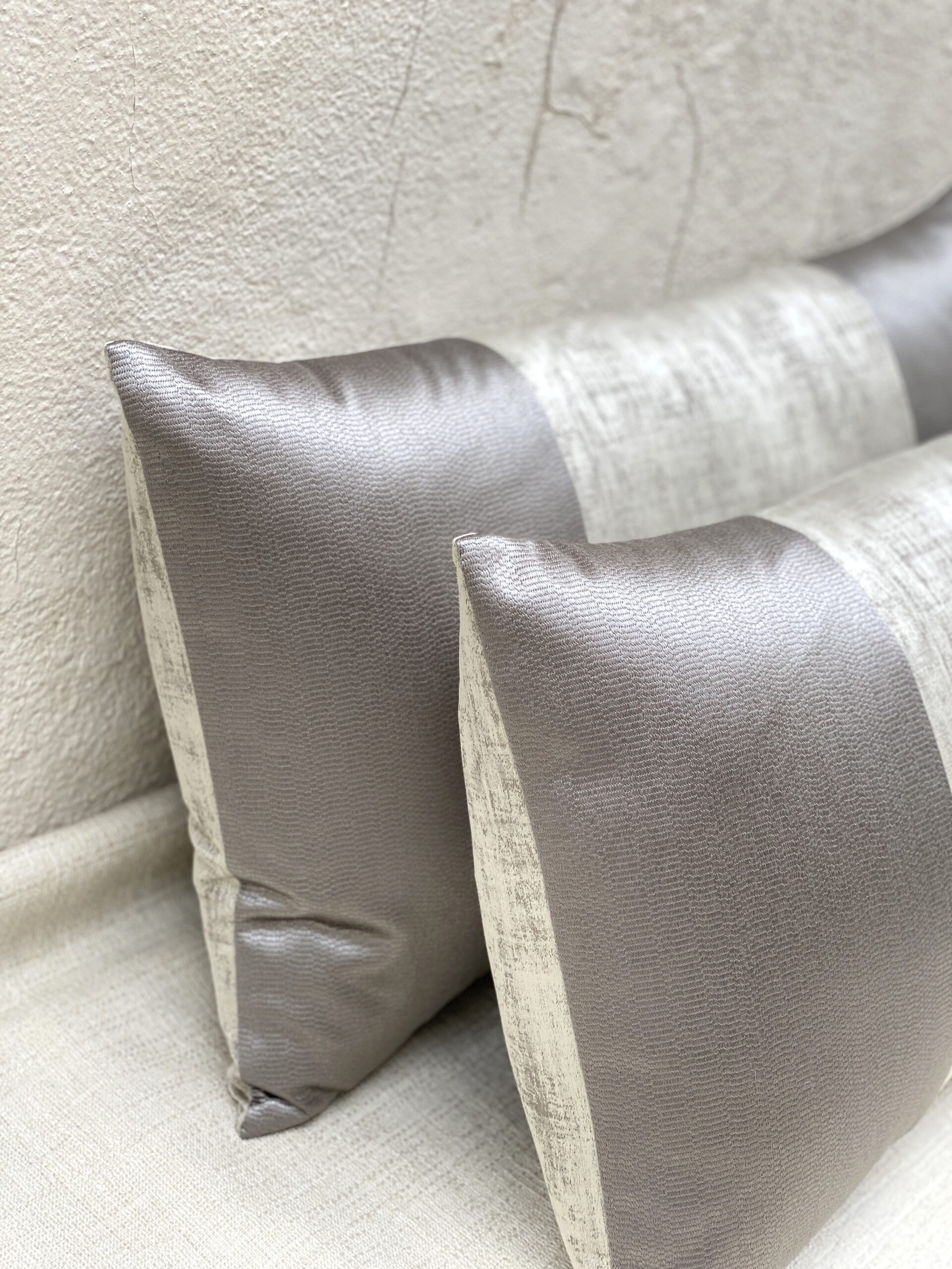 Unique Fine Fabrics Manhattan Pillows
