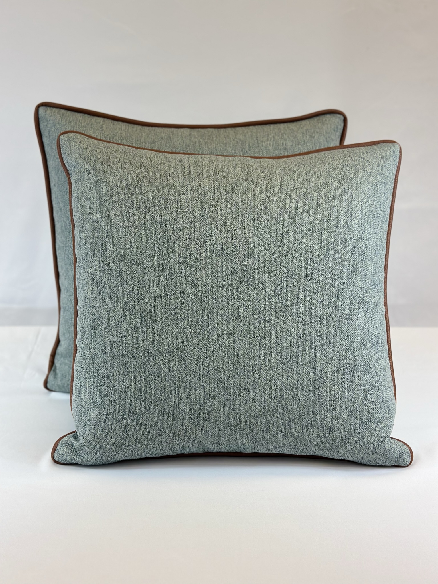 Momentum Deka Pillows