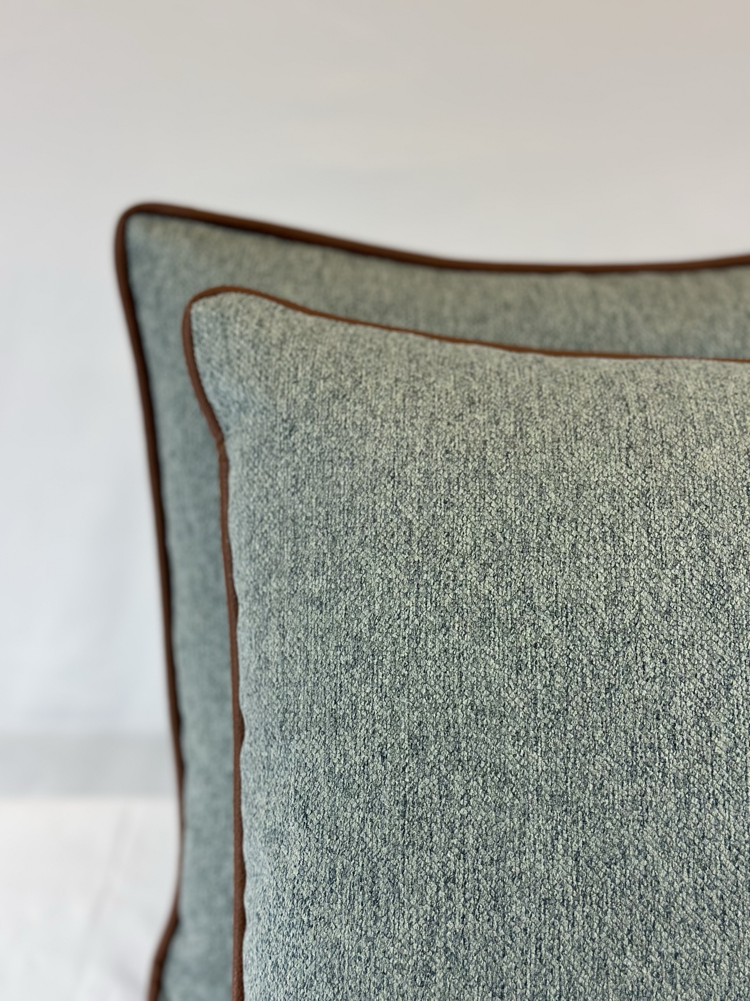 Momentum Deka Pillows