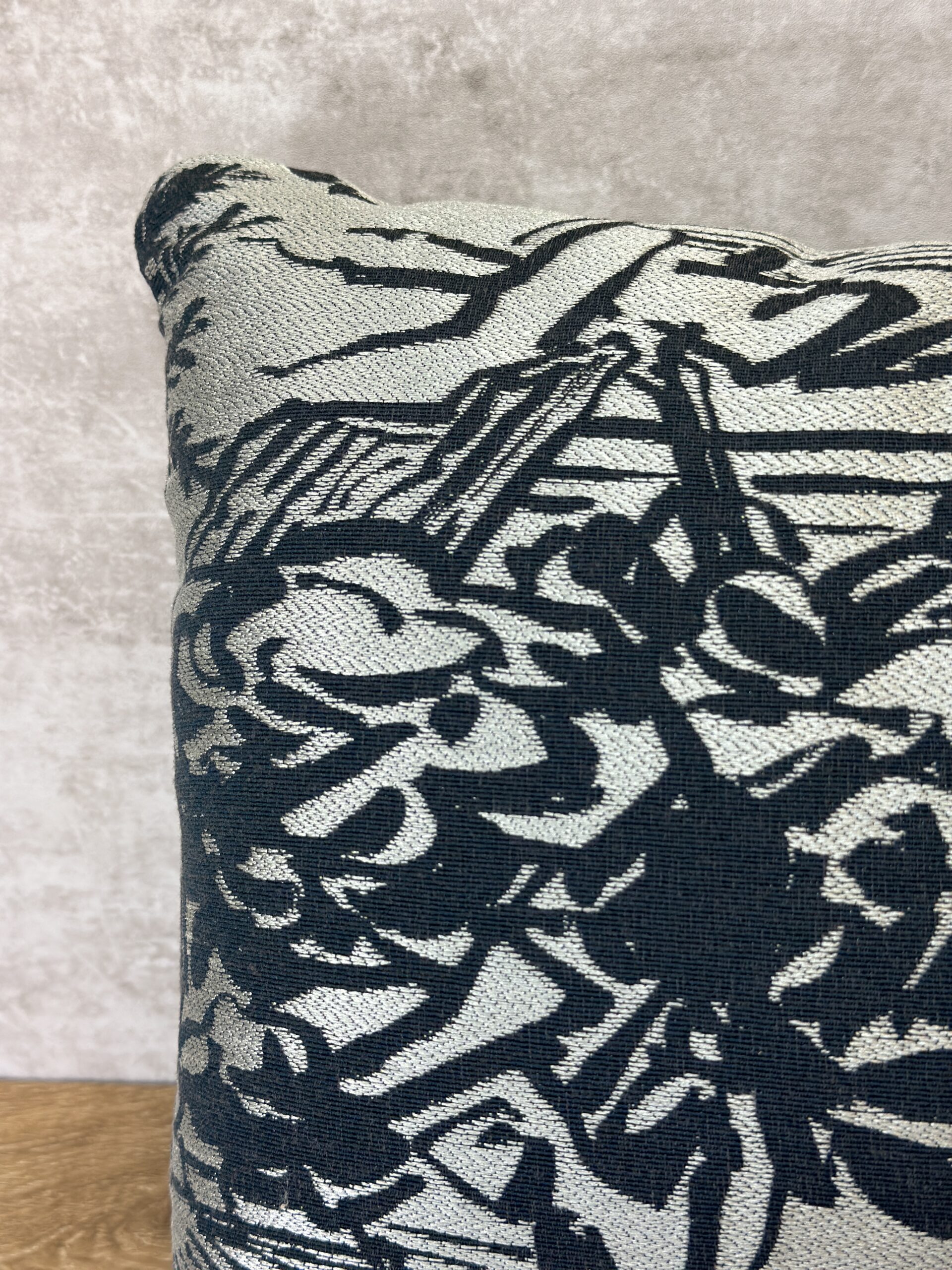 Dedar Ronin Pillows