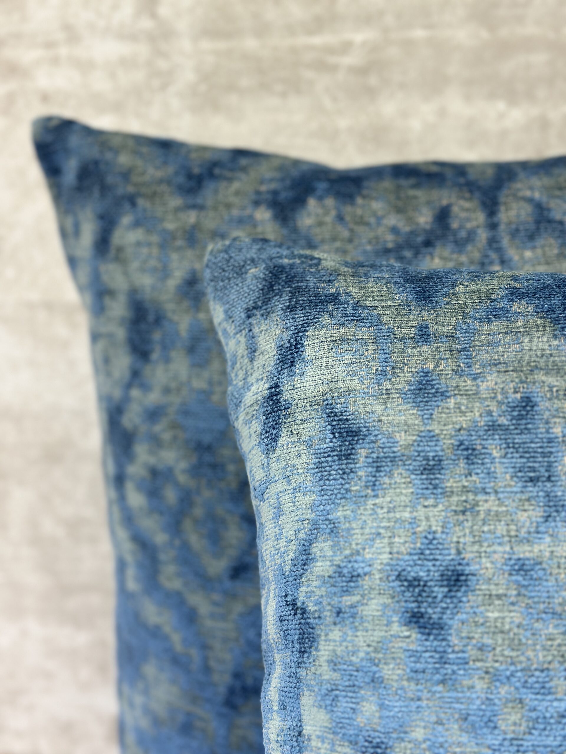 Lee Industries Verona Pillows