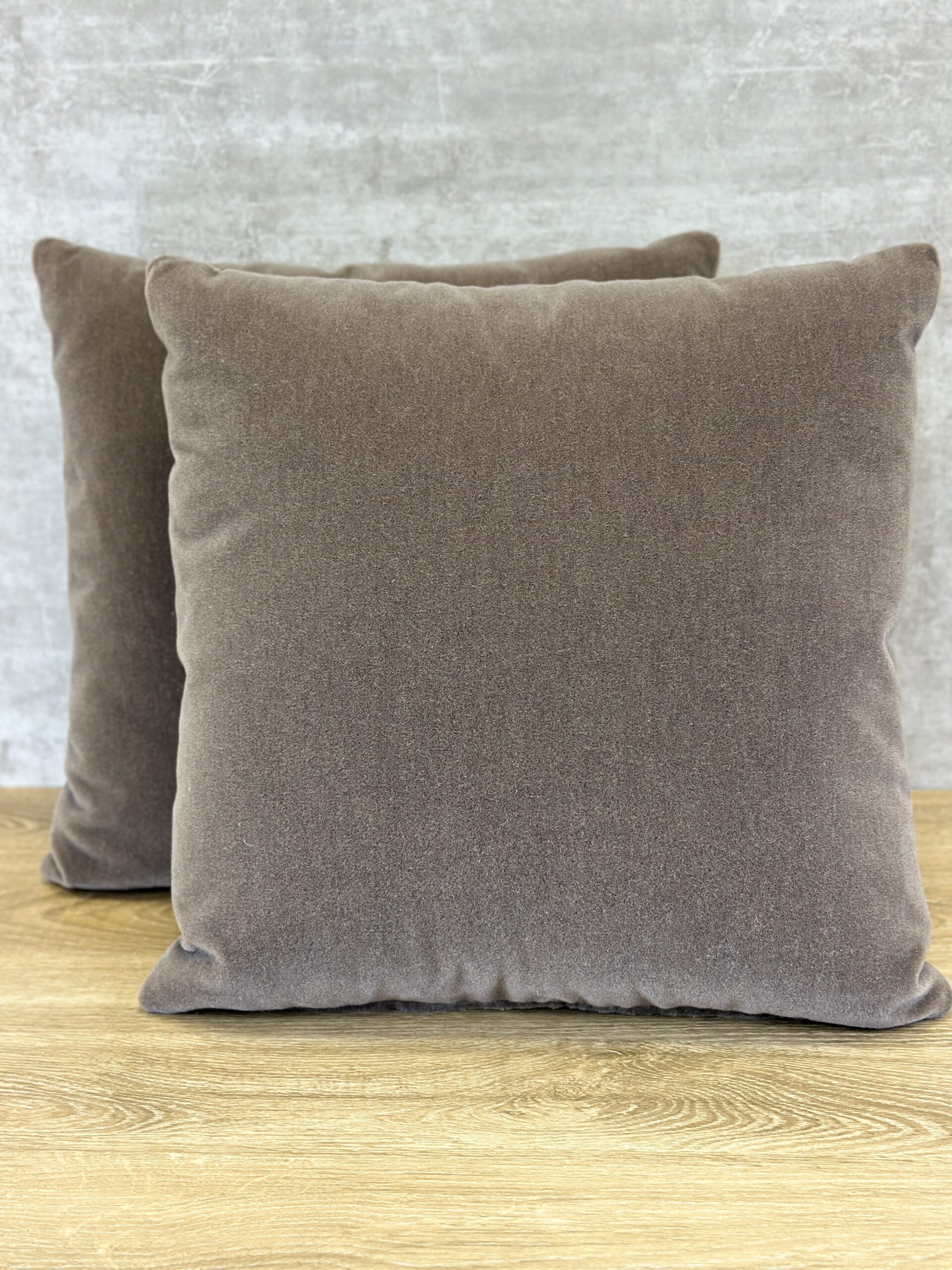 Knoll Knoll Velvet Pillows