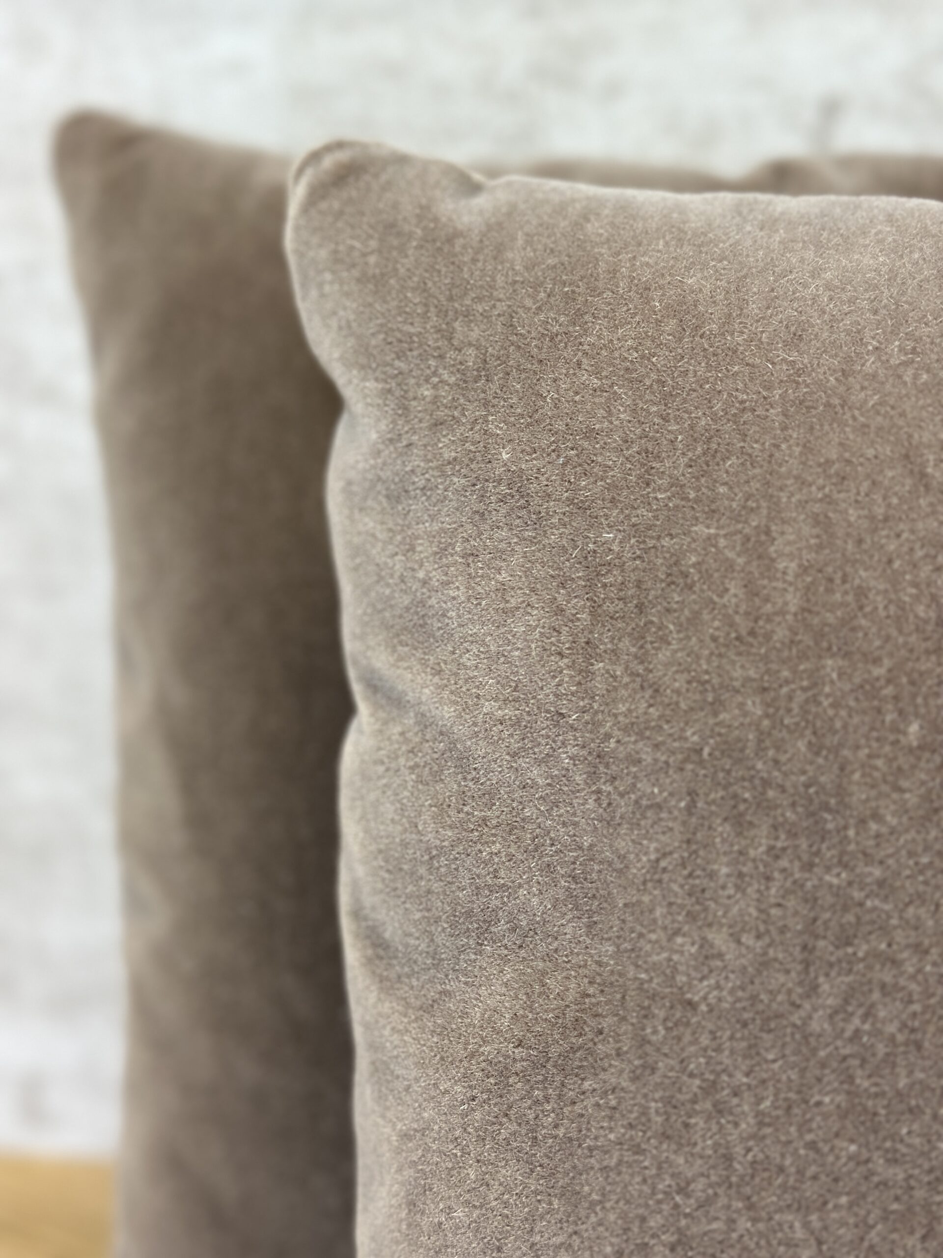 Knoll Knoll Velvet Pillows