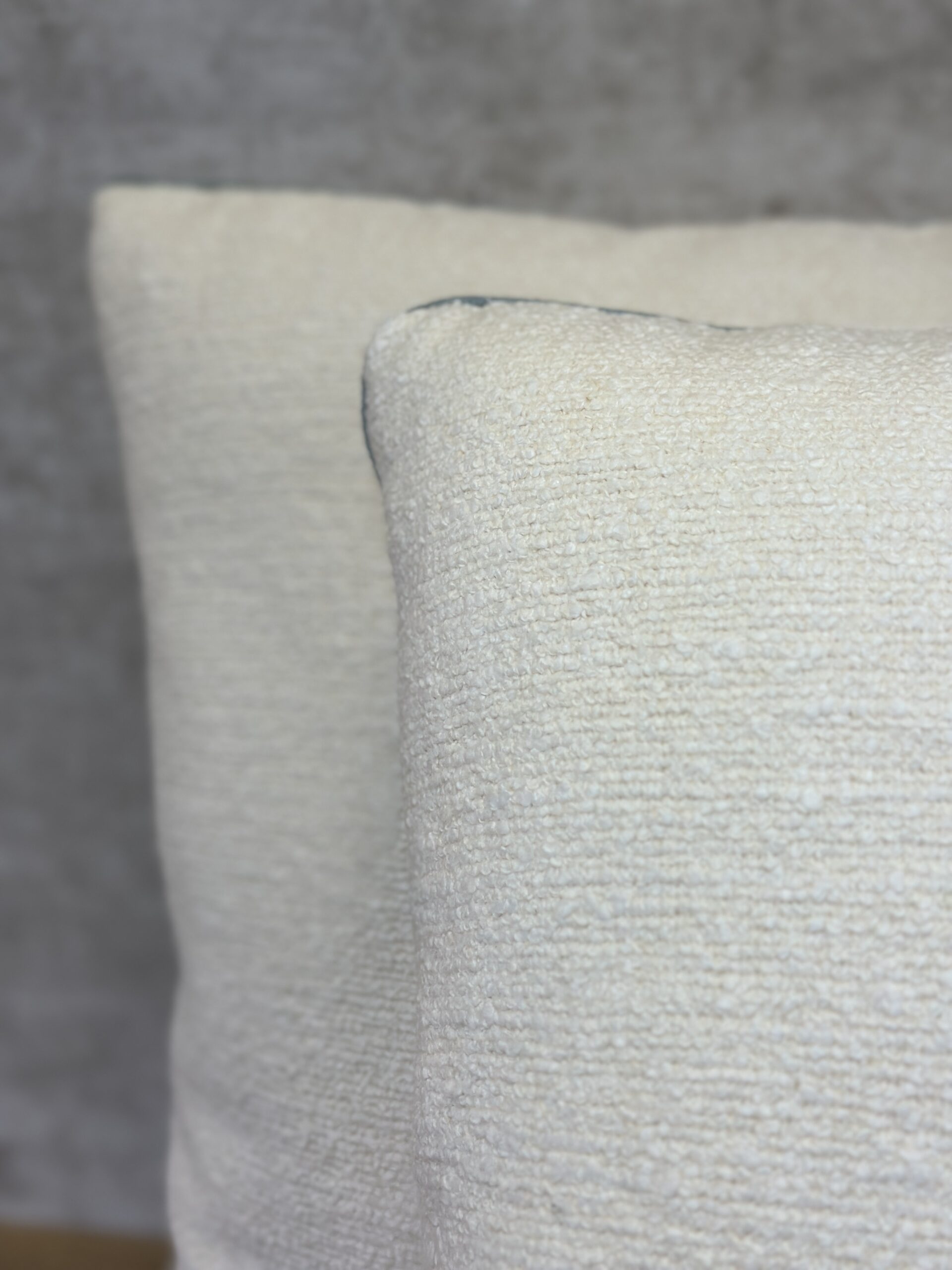 Larsen Laurus Pillows