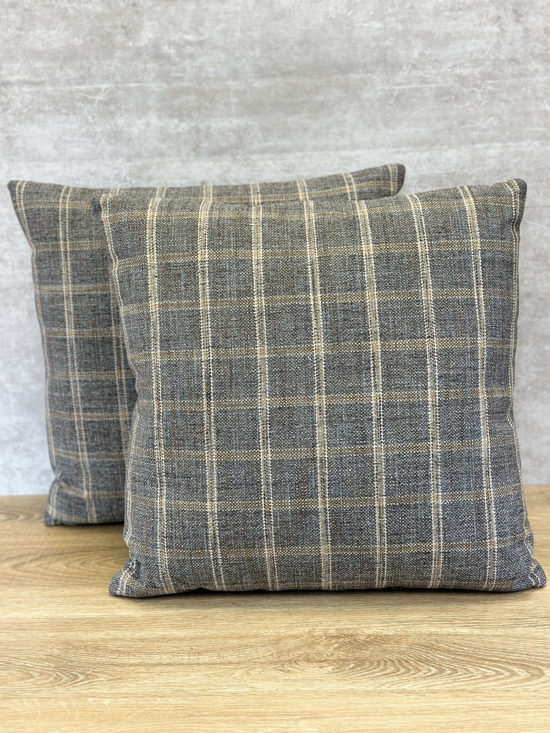 Dogwood 2550 Pillows