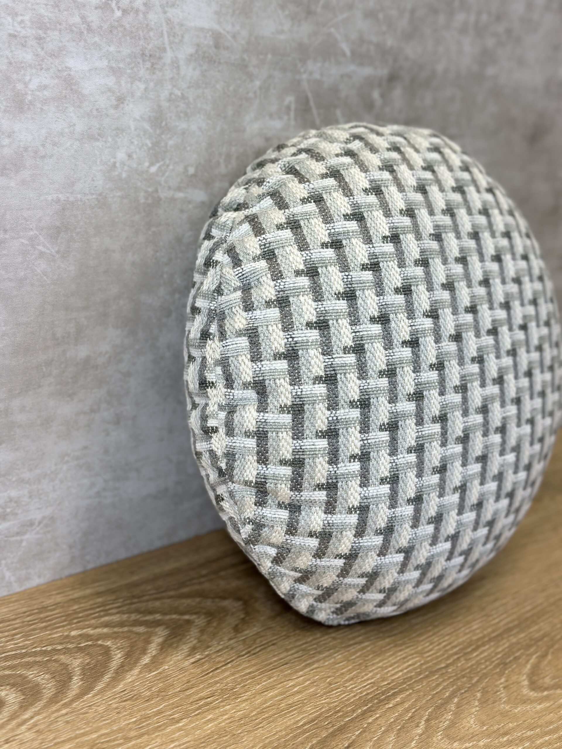 Fabricut Labirinto Pillows
