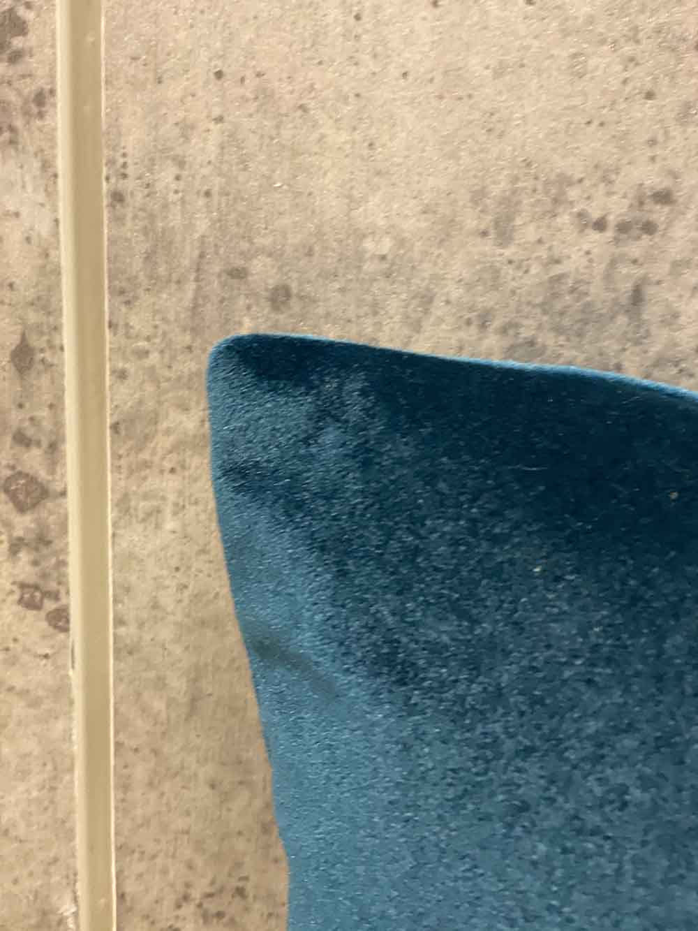 Velvet-Pillows-03